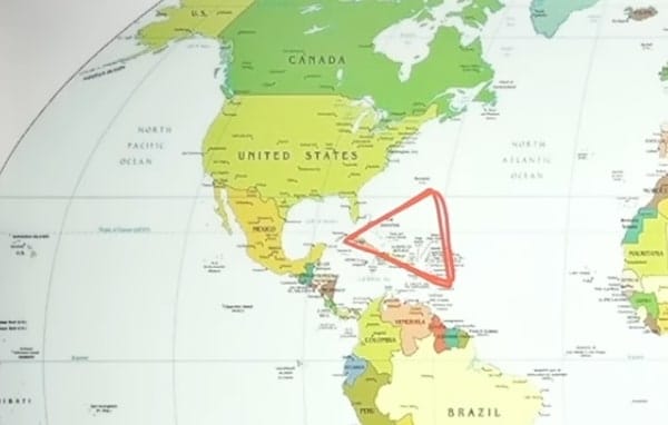 जाने Bermuda Triangle का रहस्य क्या है हिंदी में. bermuda triangle kya hai in hindi, bermuda triangle ka rahasya hindi main
